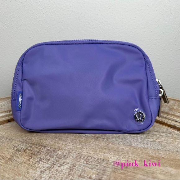 lululemon athletica Handbags - 🆑 Lululemon Everywhere Large Belt Bag 2L